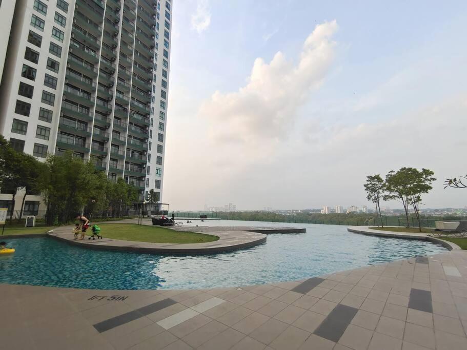 2308 8scape New Big Pool By