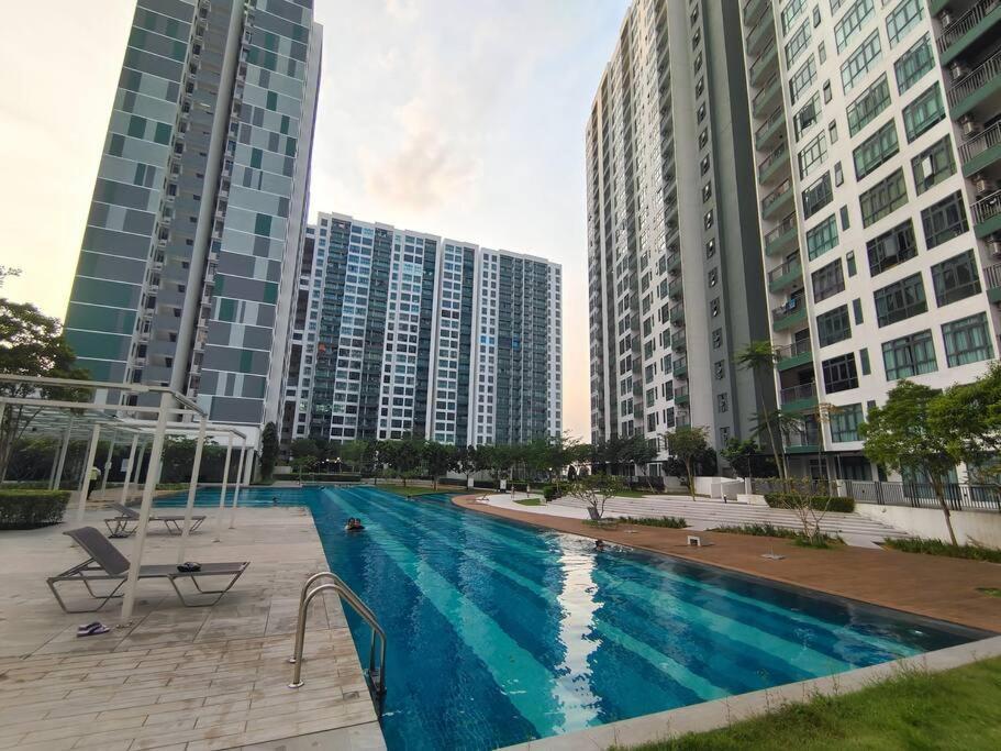 2308 8scape New Big Pool By *